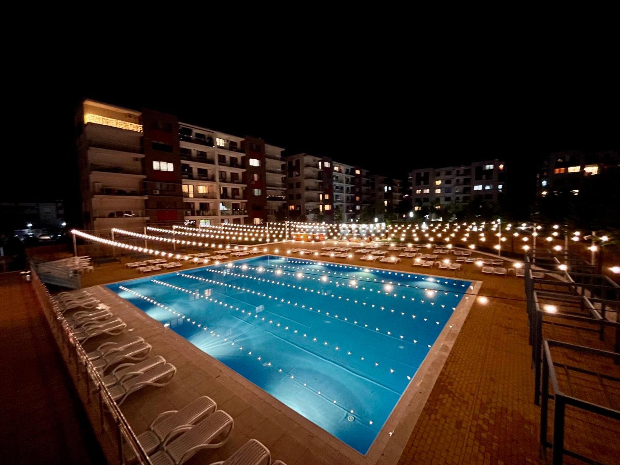 Alexhome Lux Apartment 27 Free Parking Bukares Bagian luar foto