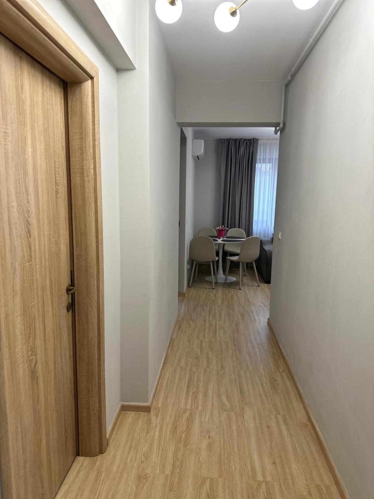 Alexhome Lux Apartment 27 Free Parking Bukares Bagian luar foto