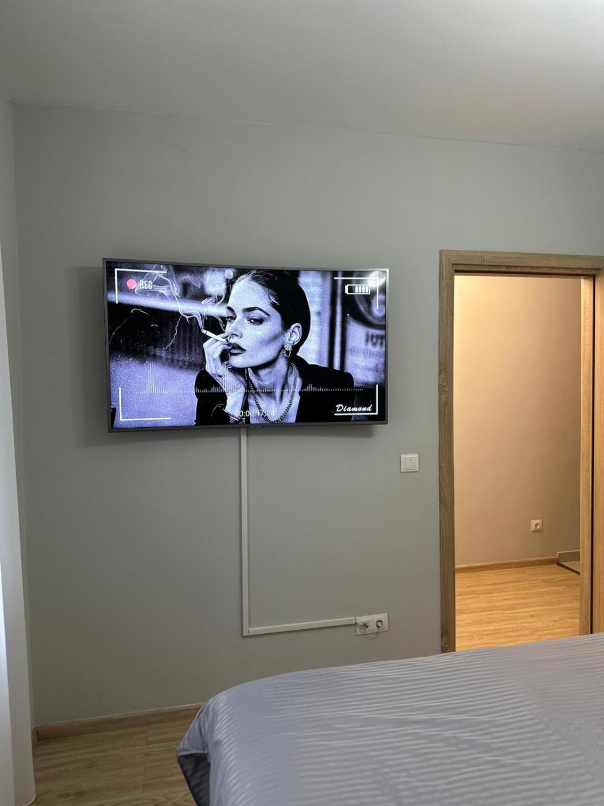 Alexhome Lux Apartment 27 Free Parking Bukares Bagian luar foto